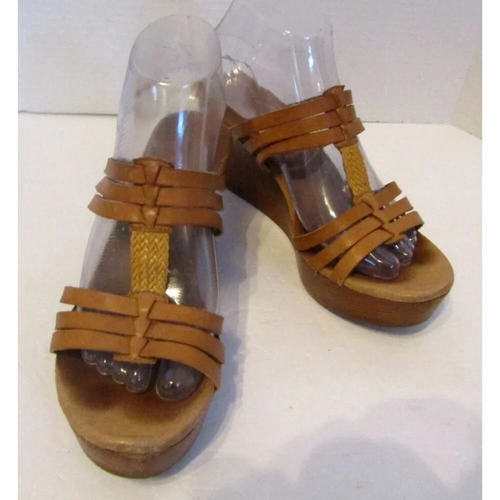 Women’s Tan Wedge UGG  Slide Sandals